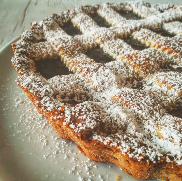 Crostata di mandorle con confettura bigusto