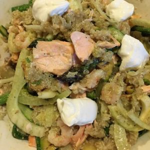 Stefania - insalata di quinoa con asparagi, finocchi e salmone al lime