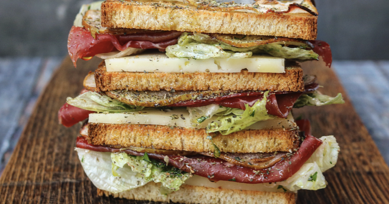 Club Sandwich con bresaola, pere e pecorino