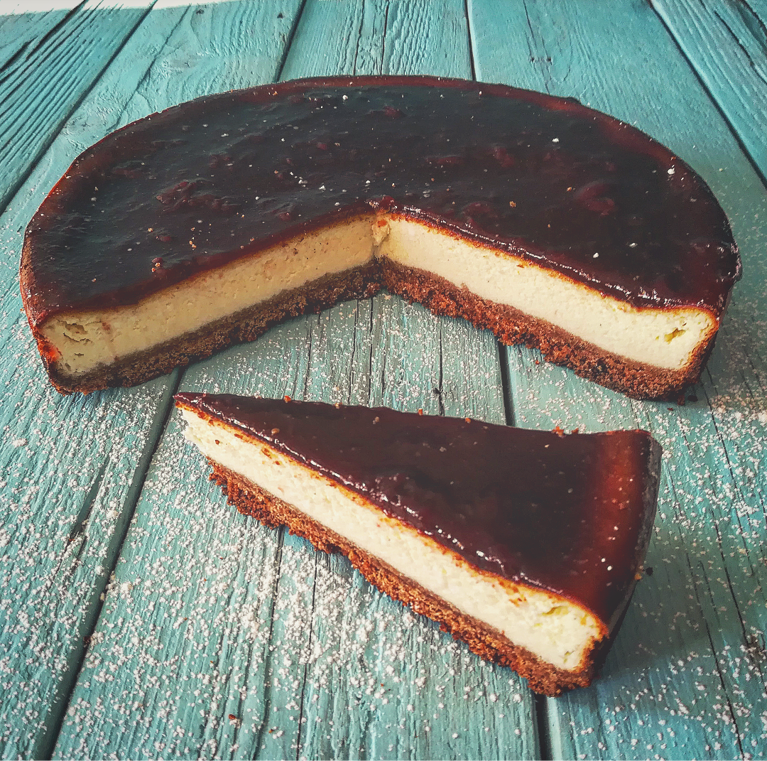 Cheesecake alla ricotta e confettura di ciliegie