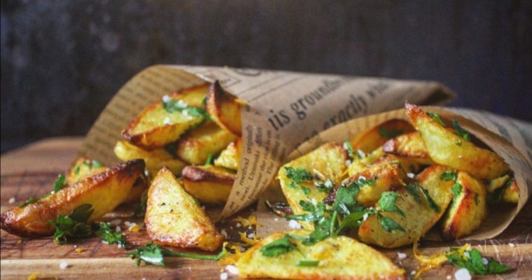 Patate profumate al curry, limone e prezzemolo