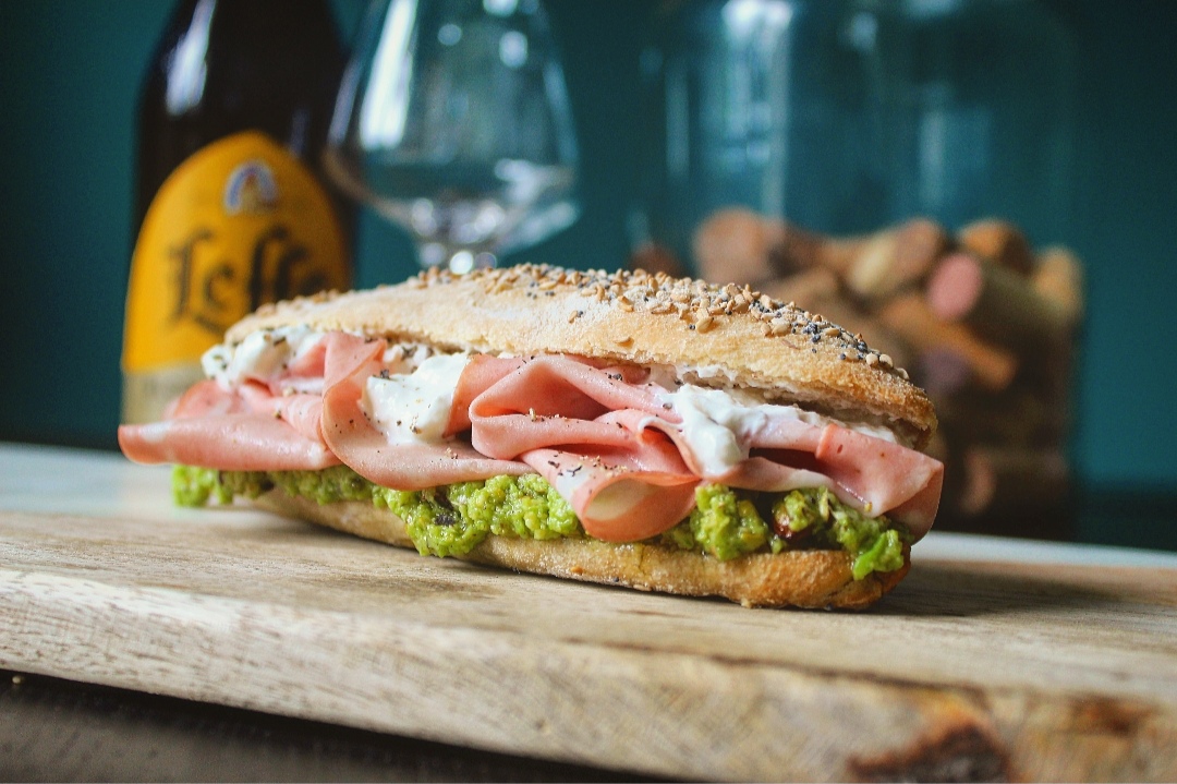 Ciabattina Croccante Con Pesto Di Fave E Pistacchi Con Mortadella E Stracciatella Il Gusto Di Andre